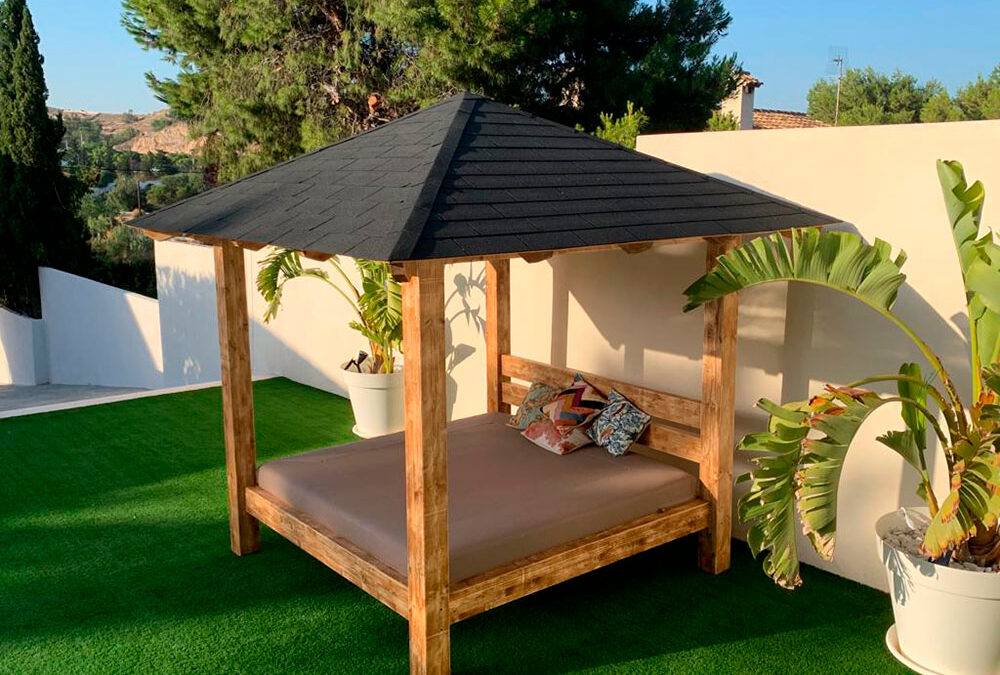 Cama Balinesa